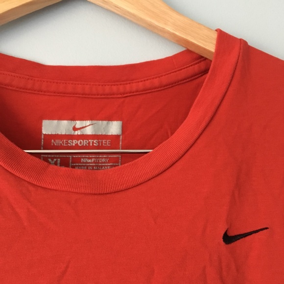 Red Nike sports tee - Picture 3 of 3